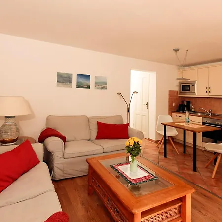 Altes Kapitaenshaus 1 Apartament Ahrenshoop
